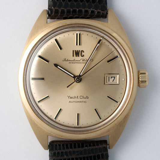 IWC, Yacht Club, Automatic, Ref. 811A, Gold 18 Karat, 1973, braunes Eidechs-Lederband mit vergoldeter IWC-Dornschliesse