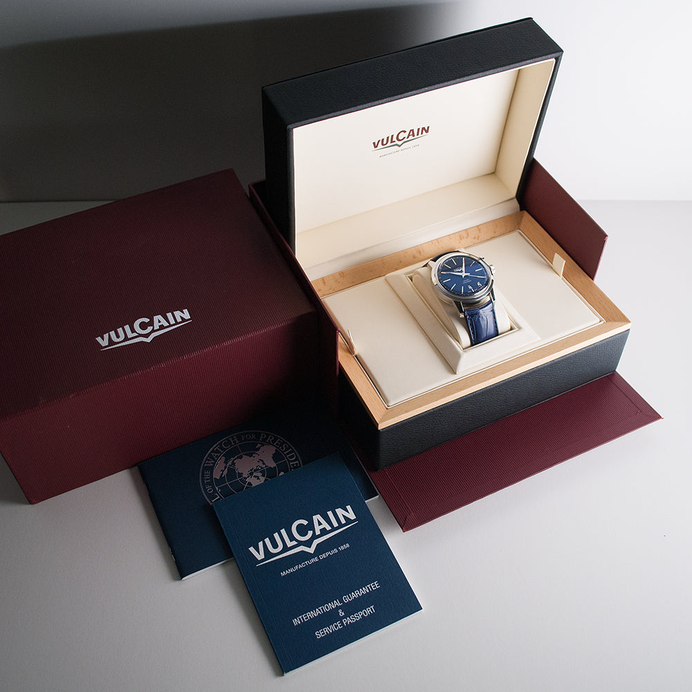 Vulcain Cricket 50s Presidents, limitiert auf 12 Exemplare, Ref. 160151.440, Handaufzug, Weckerfunktion, Datum