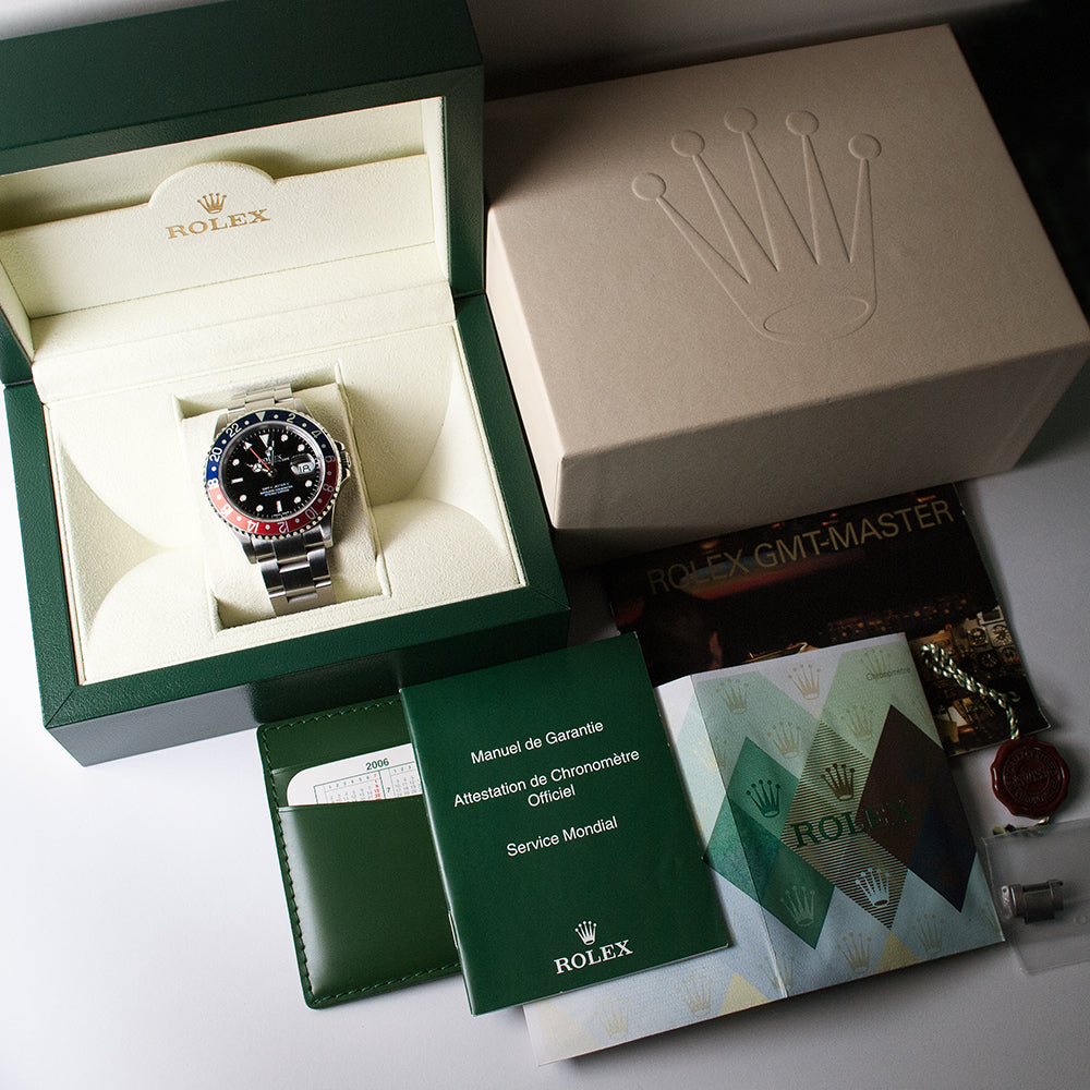 Rolex, GMT-Master, Ref. 16710 T, «Pepsi», «Stick-Dial», Z-Serie Verkauft von Bucherer (Haban, Wien) 2006, mit Box, Chronometer-Zertifikat