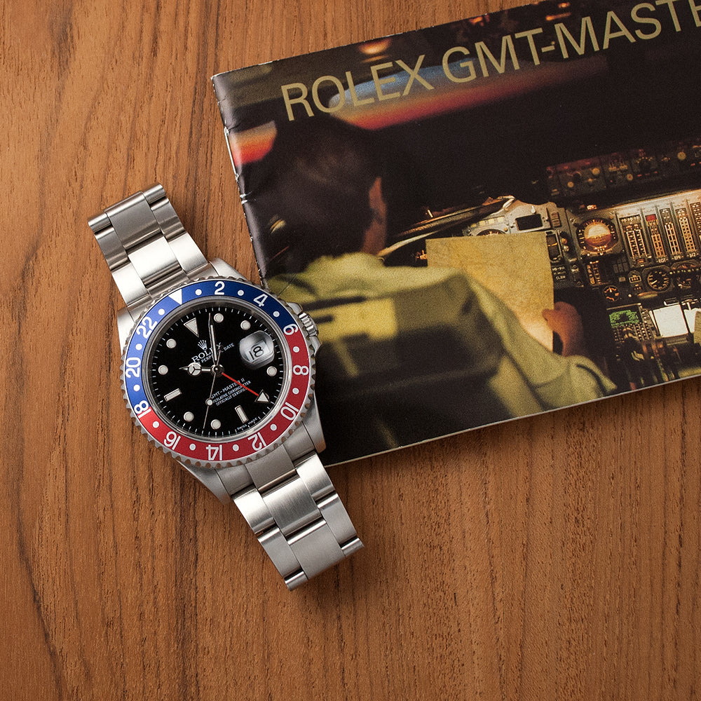 Rolex, GMT-Master, Ref. 16710 T, «Pepsi», «Stick-Dial», Z-Serie Verkauft von Bucherer (Haban, Wien) 2006, mit Box, Chronometer-Zertifikat